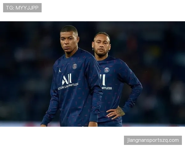 内马尔与姆巴佩在持球推进下形成结构分化趋势