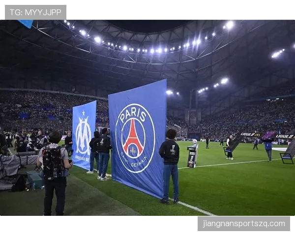 巴黎圣日耳曼越踢越依赖边路，是战术升级还是中路彻底瘫痪了？