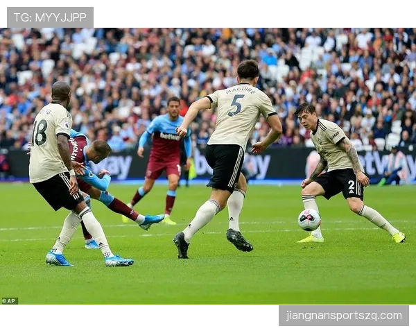 曼联的问题不在于重建进程缓慢，而是方向不清，对赛季走势形成制约