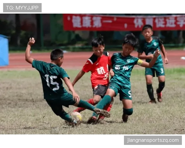 青少年规则中比赛时长与换人限制的判定要点
